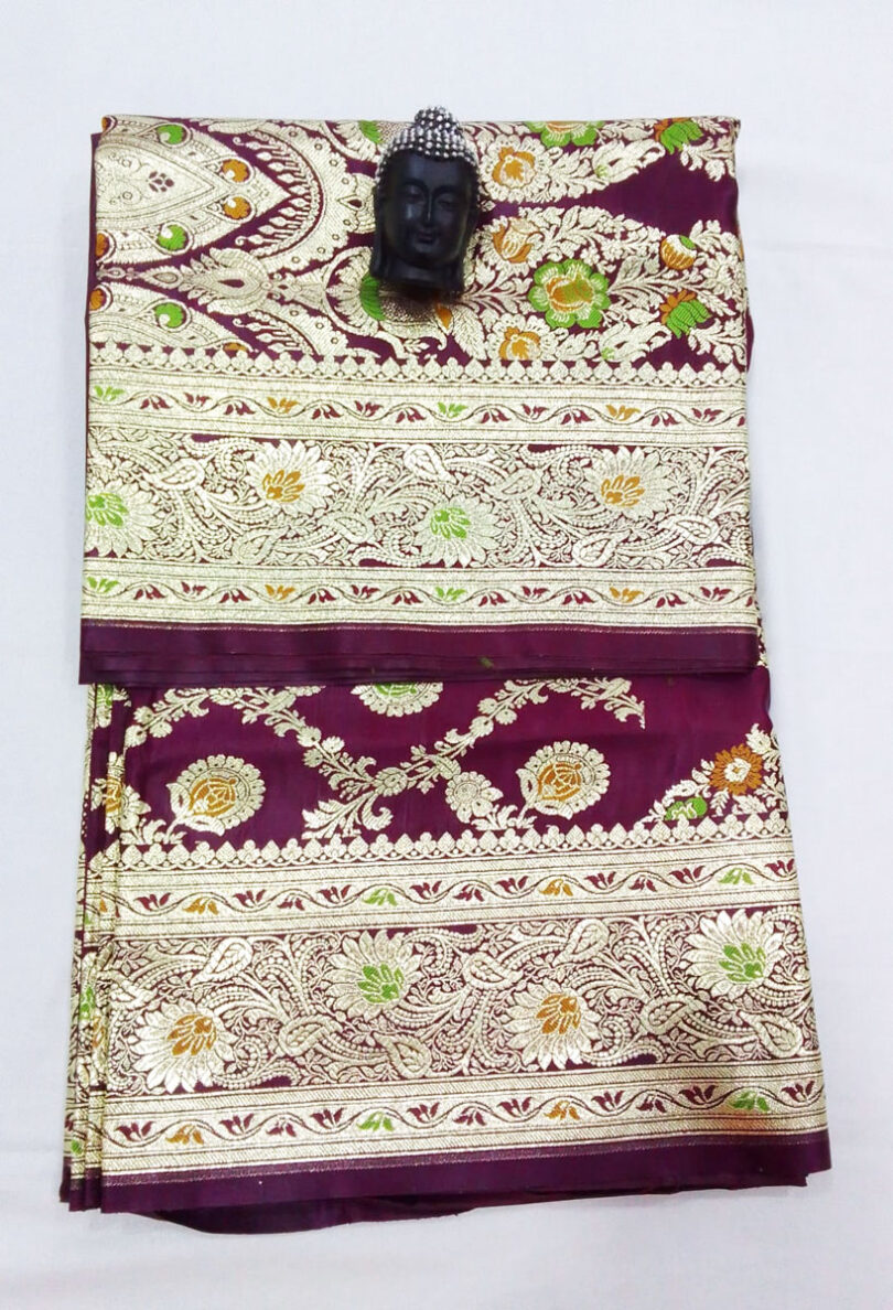 2B Raisin Purple wb Same colour with Golden Zari Banarasi Silk Saree - Image 3