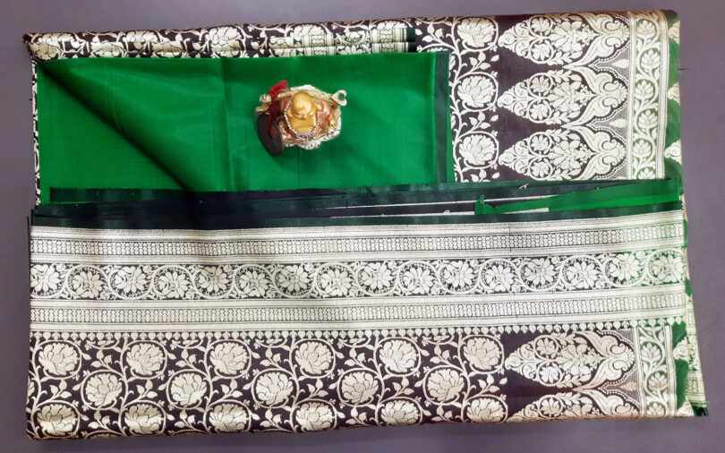2B Chocolate Brown wb Emerald Green with Golden Zari Banarasi Silk Saree - Image 6