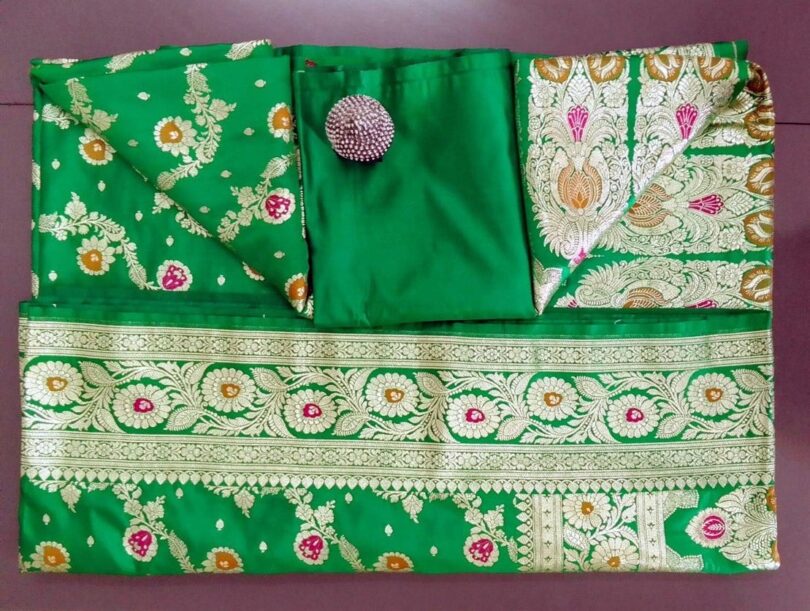 2B Emerald Green wb same colour with Golden Zari Banarasi Silk Saree - Image 6