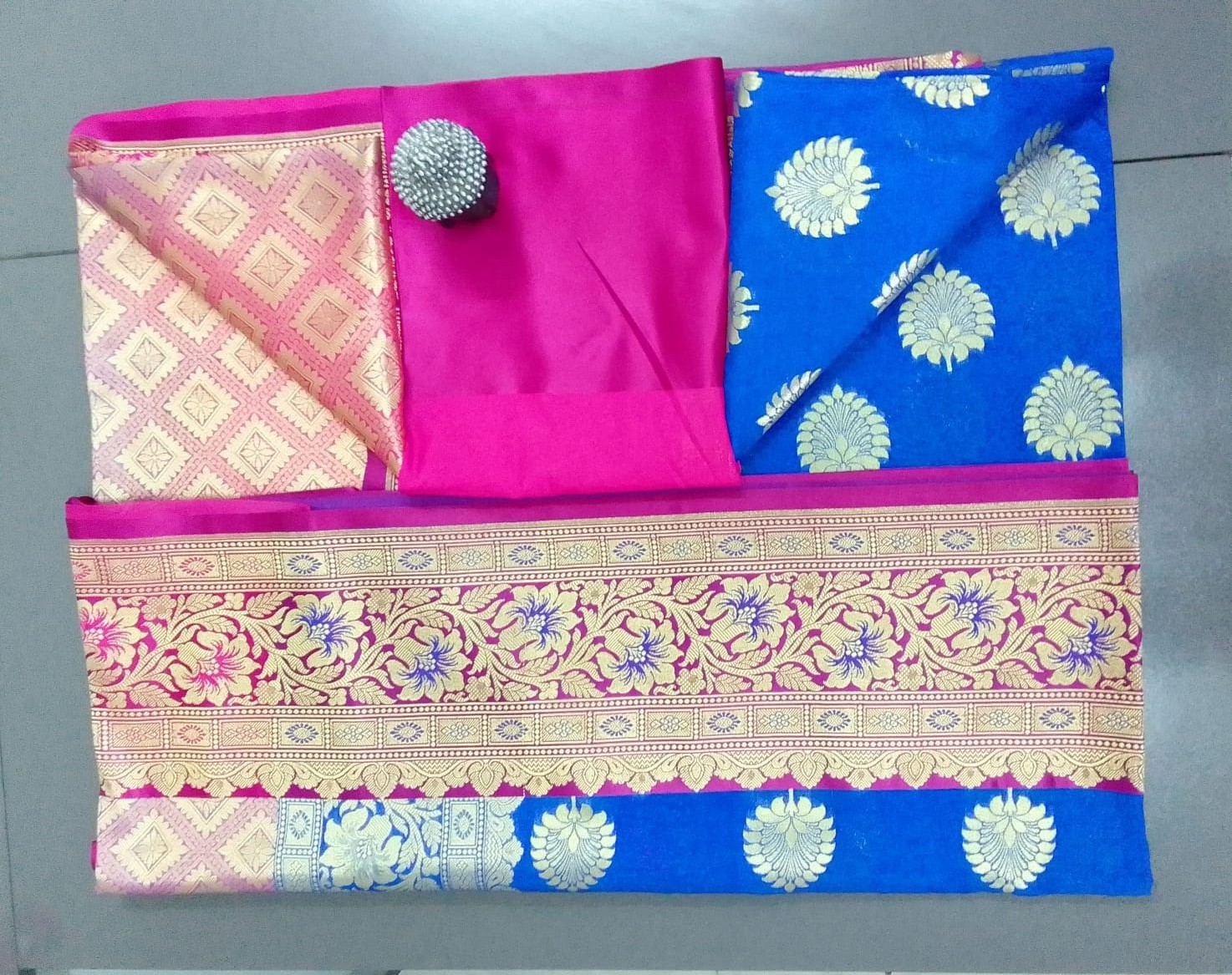 2B Royal Blue wb Barbie Pink with Golden Zari Banarasi Silk Saree - Image 6