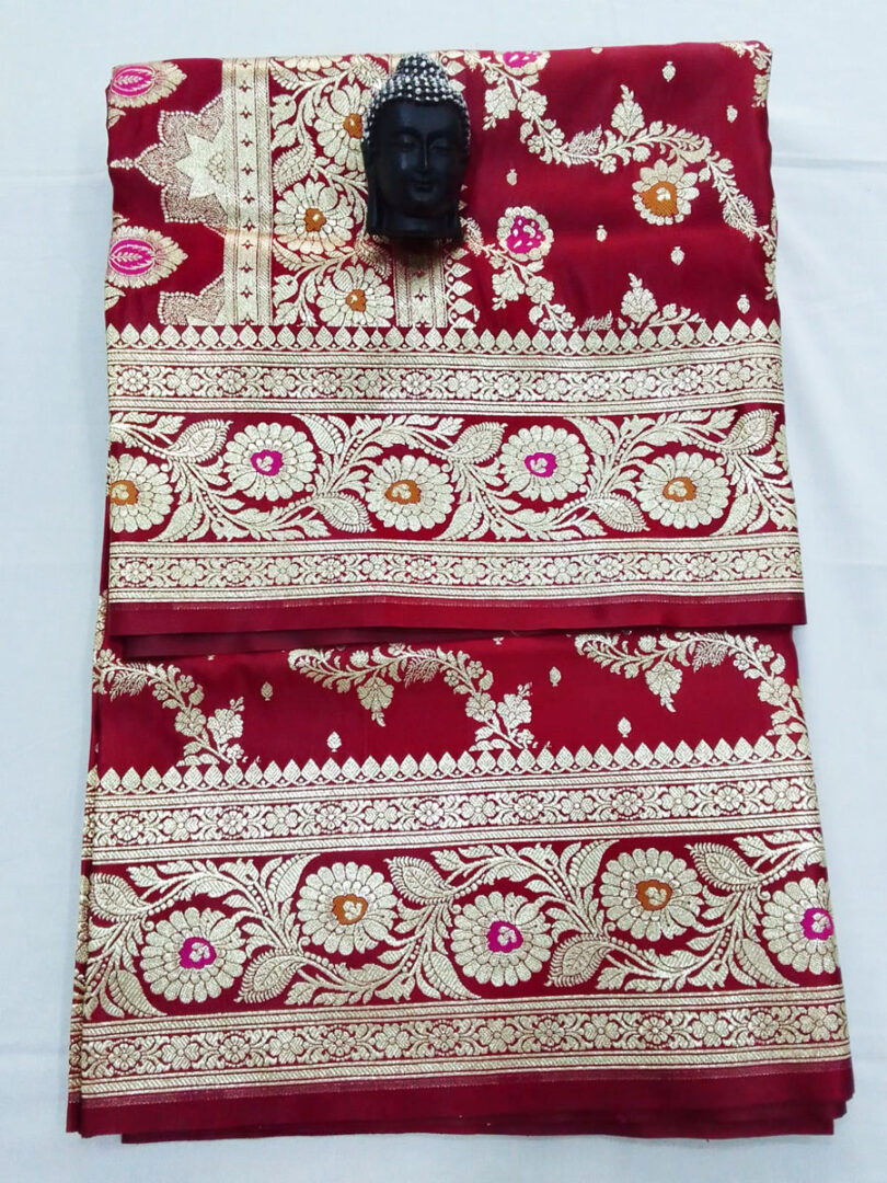 2B Currant Red wb Same colour with Golden Zari Banarasi Silk Saree - Image 4