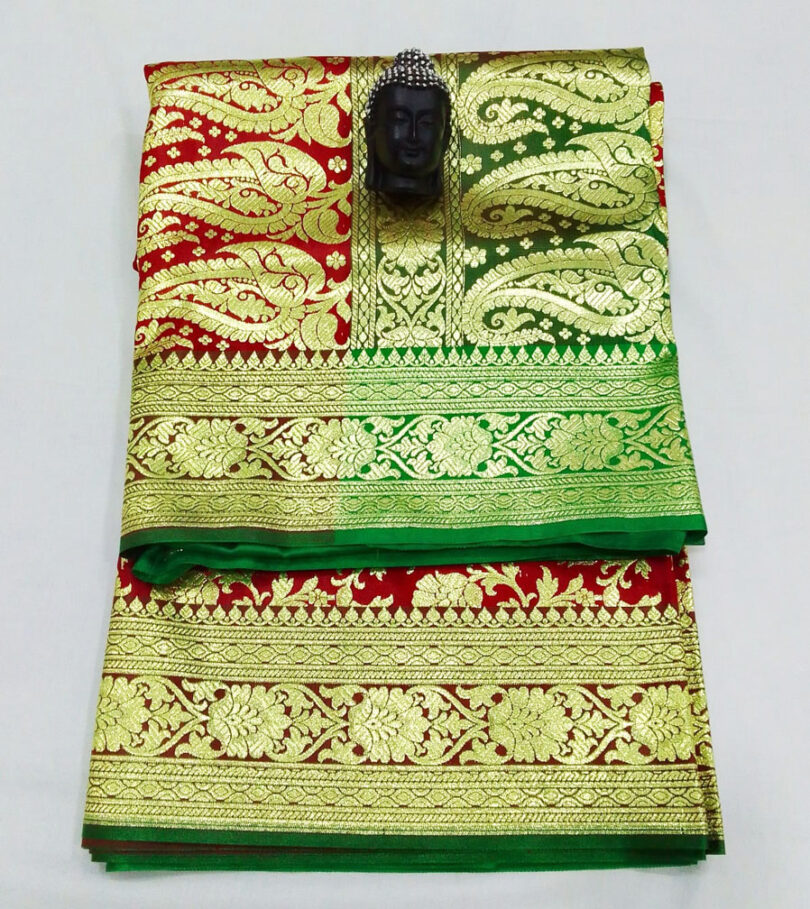2B Crimson Red wb Emerald Green with Golden Zari Banarasi Silk Saree - Image 4