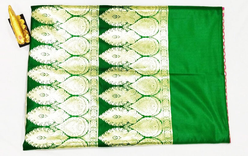 2B Barbie Pink wb Emerald Green with Golden Zari Banarasi Silk Saree - Image 4
