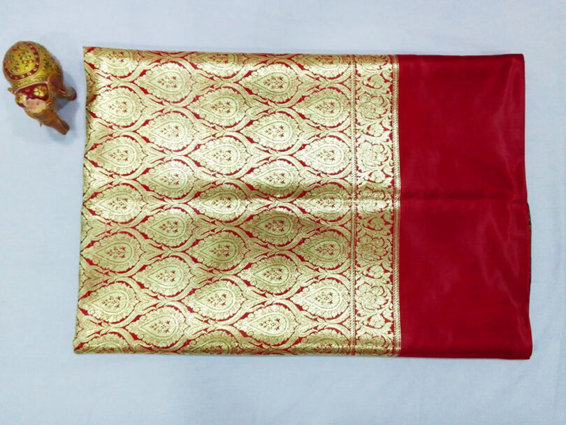 2B Coal Black wb Crimson Red with Golden Zari Banarasi Silk Saree - Image 4