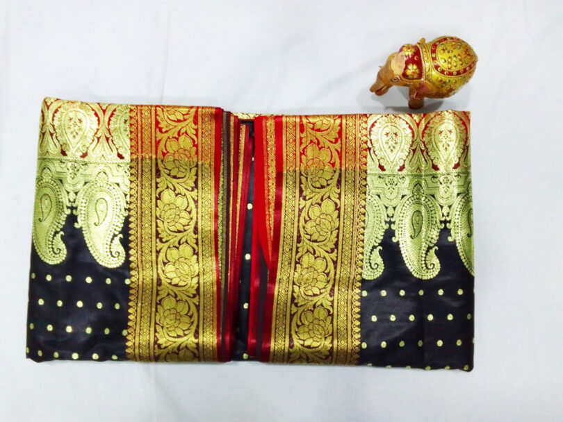 2B Coal Black wb Crimson Red with Golden Zari Banarasi Silk Saree - Image 5